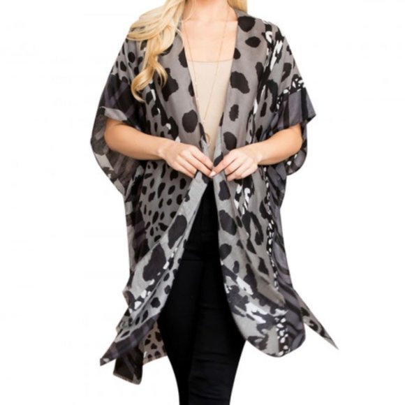 Tops - NWT! VERY COOL BLACK/WHITE KIMONO